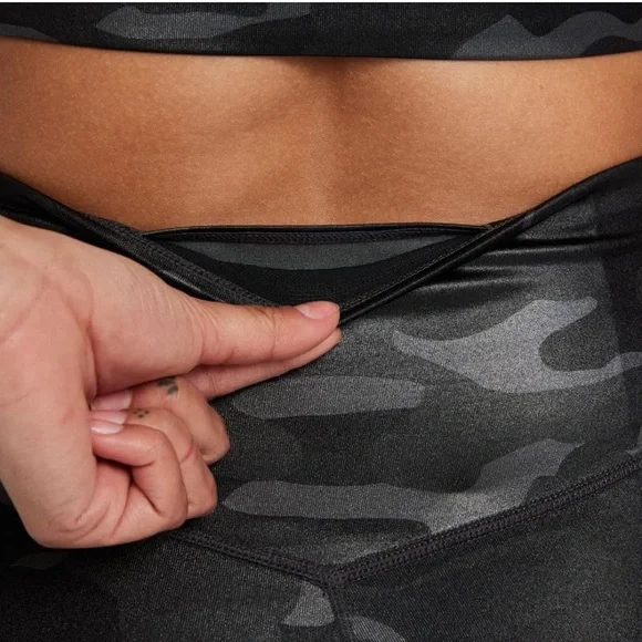 Nike Dri-FIT One Women's Mid-Rise Camo Leggings (Dark Smoke) - Picture 5 of 6